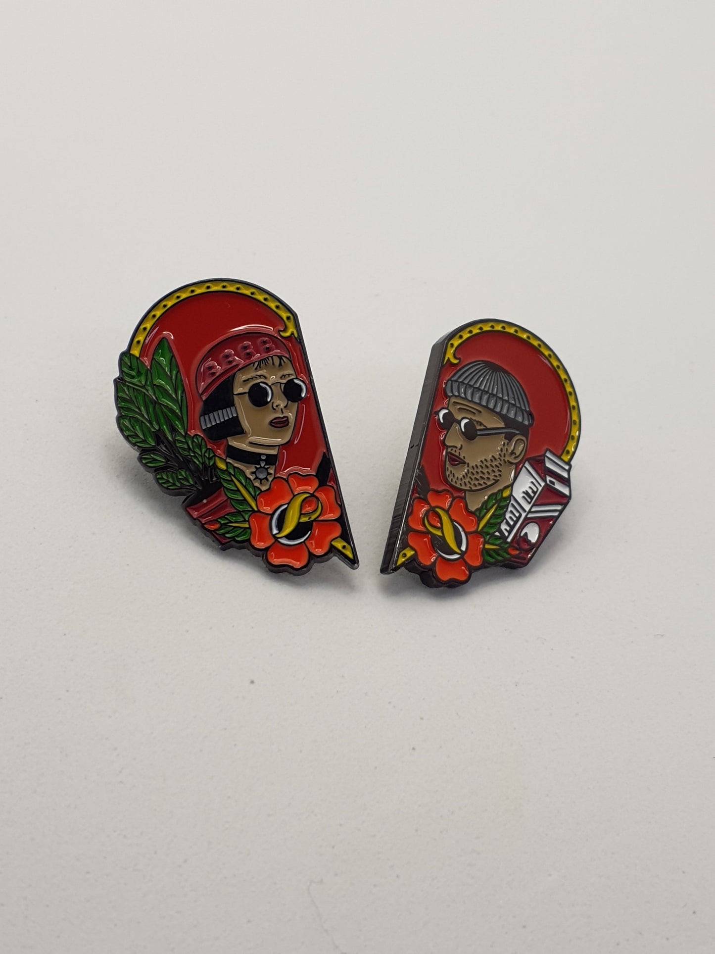 Pin Corazón Partido por la mitad léon Tattoo Old school