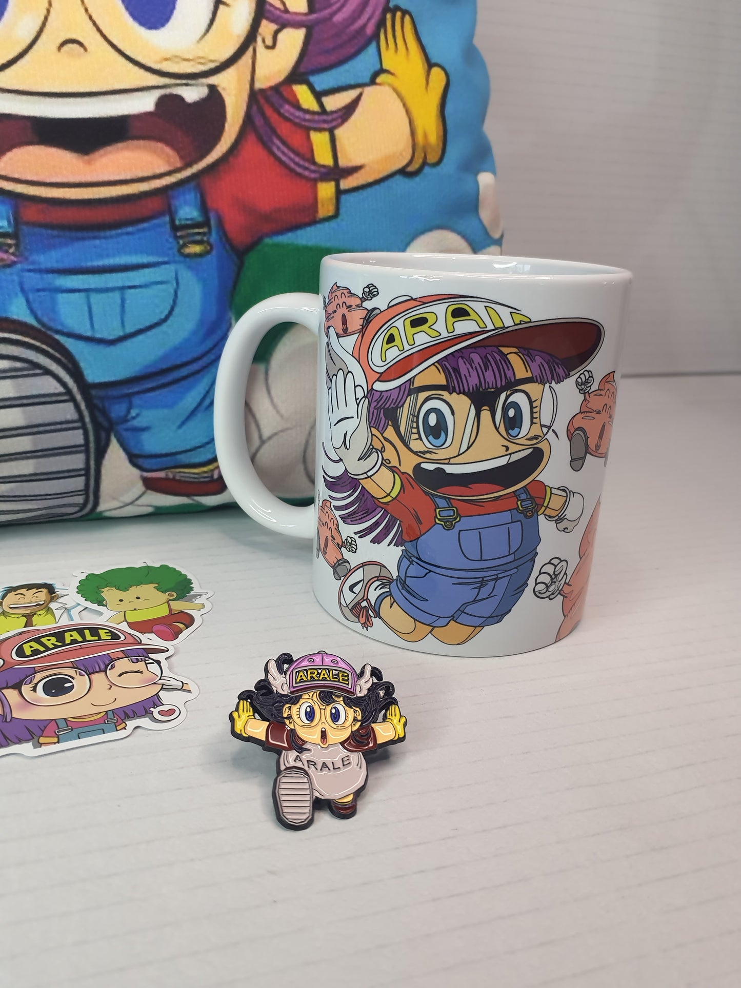 Pack Cojín Taza Pin y Stickers – Dibujos animados Retro Kawaii