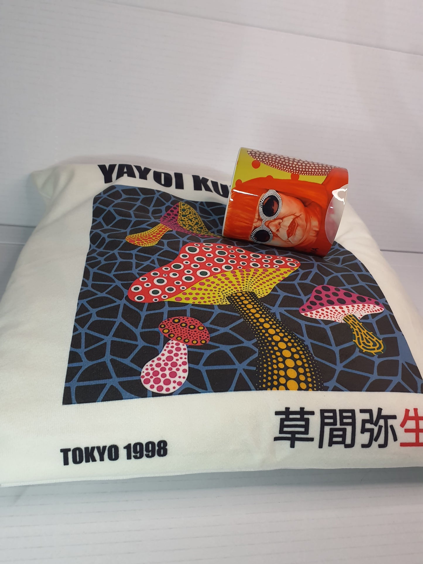 Conjunto de 2 piezas de artista japonesa, cojín y taza a juego, perfecta para regalo.