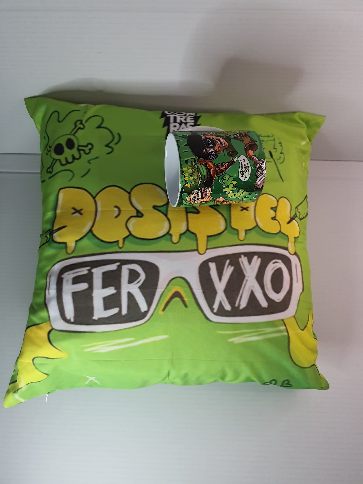 Pack personalizado con mucho flow callejero, estilo ferxo, cojin + taza + stikers. - Nómada Sublime