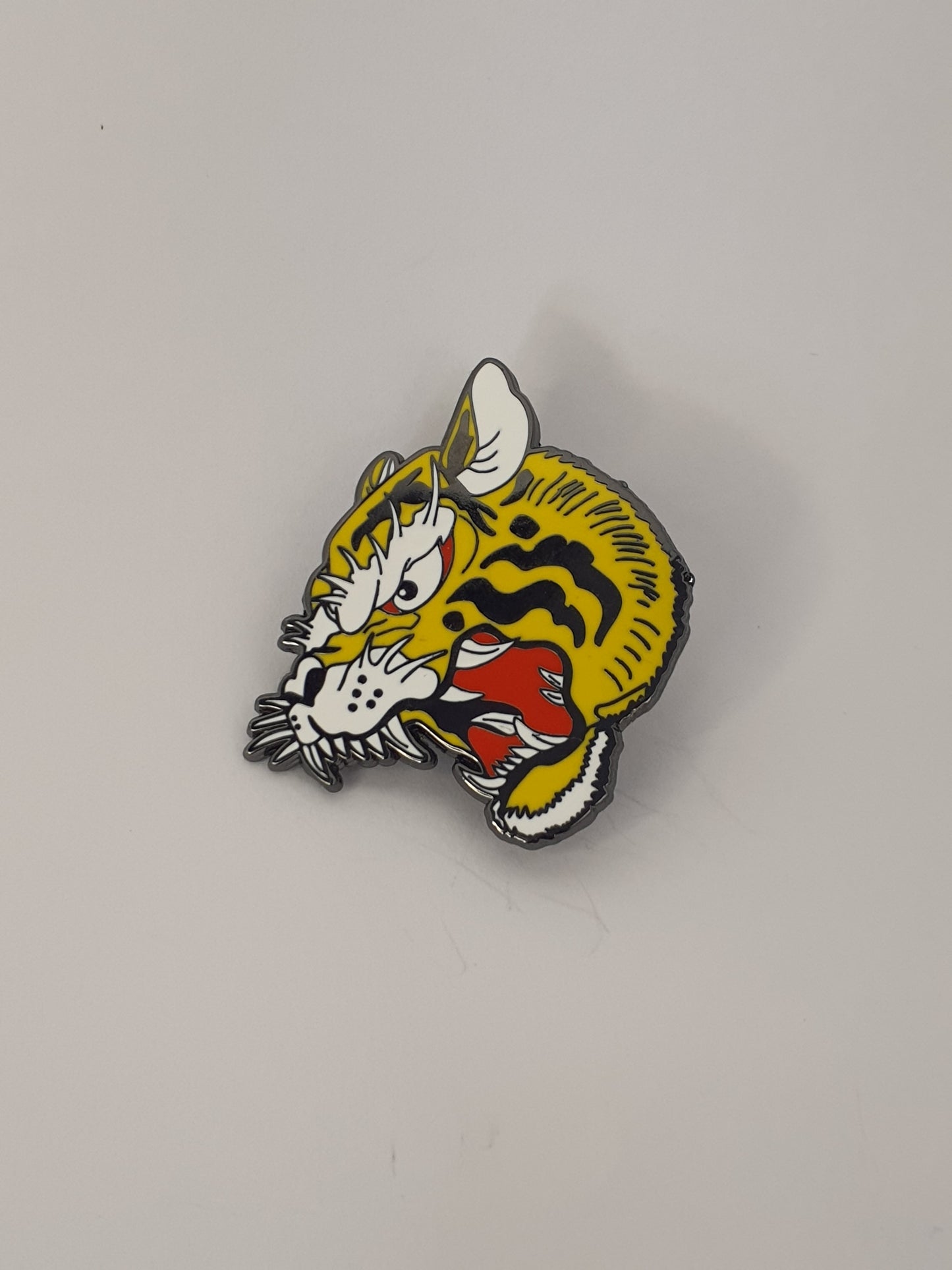 Pin de metal Tigre clásico Old School Tatto