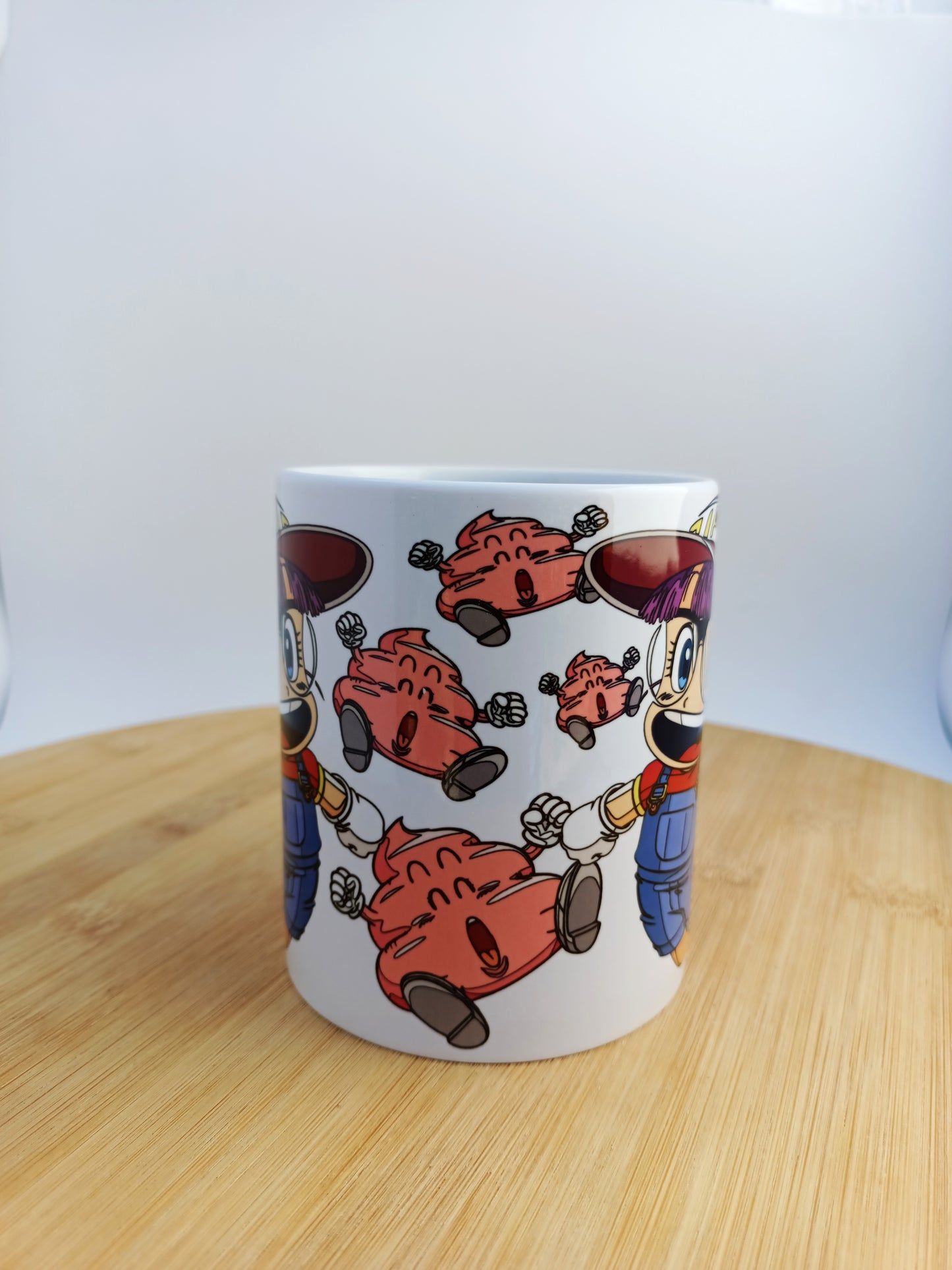 Taza original diseño manga de chica traviesa y su caca rosa van juntas a todos lados.