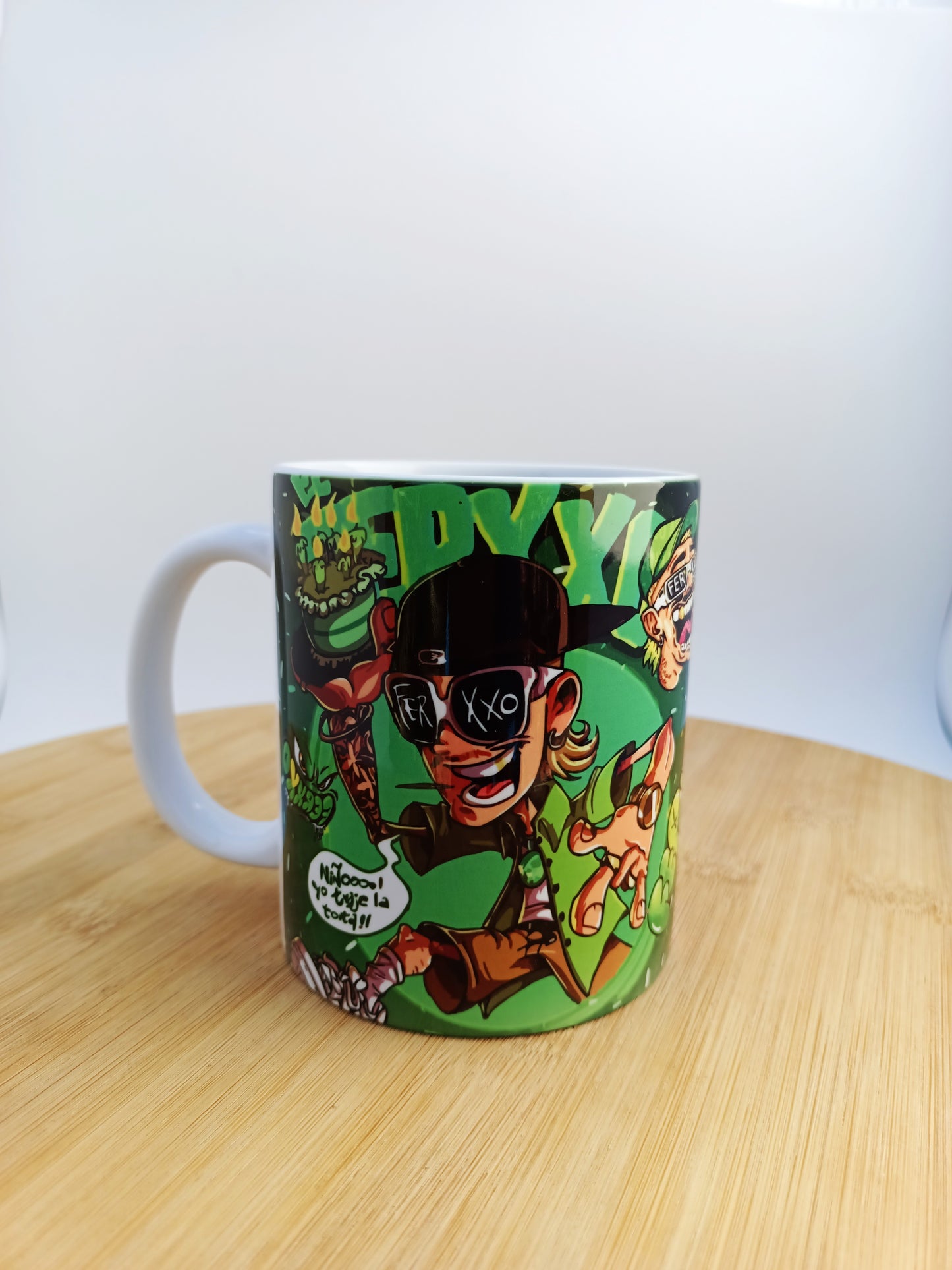Taza original para regalar estilo cartoon regueton latino, dale vida a tus mañanas con mucho Flow.