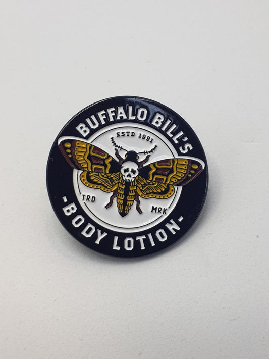 Pin Metálico – Buffalo Bill’s Body Lotion