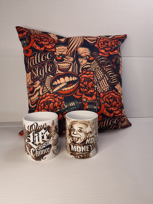Pack personalizado – Cojín Chicano style + 2 Tazas Tattoo B&N