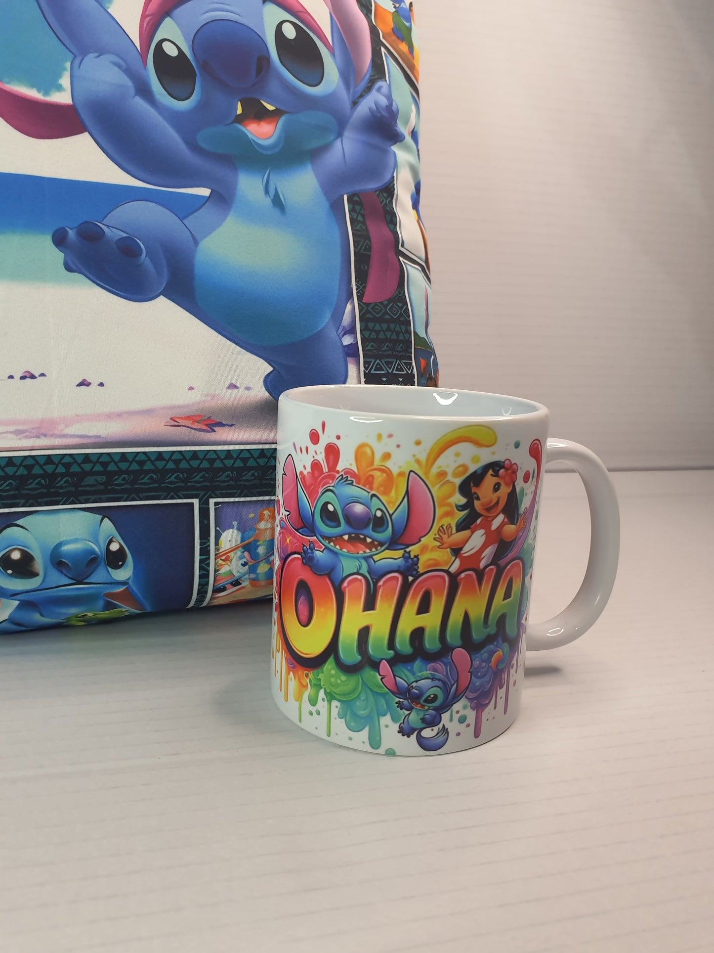 Pack Almohada + Taza – Alien Travieso Ohana