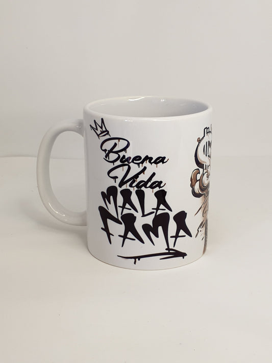 Taza chicana con frase. Buena Vida Mala Fama - nomadasublime