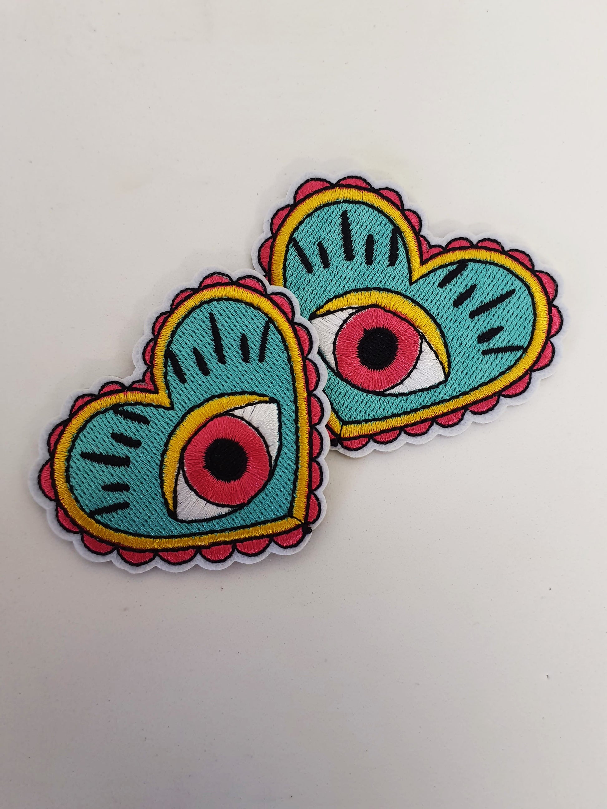 Pack de 2 Parches "Corazón Tattoo Tradicional" – Pasión y Estilo Old School- nomadasublime