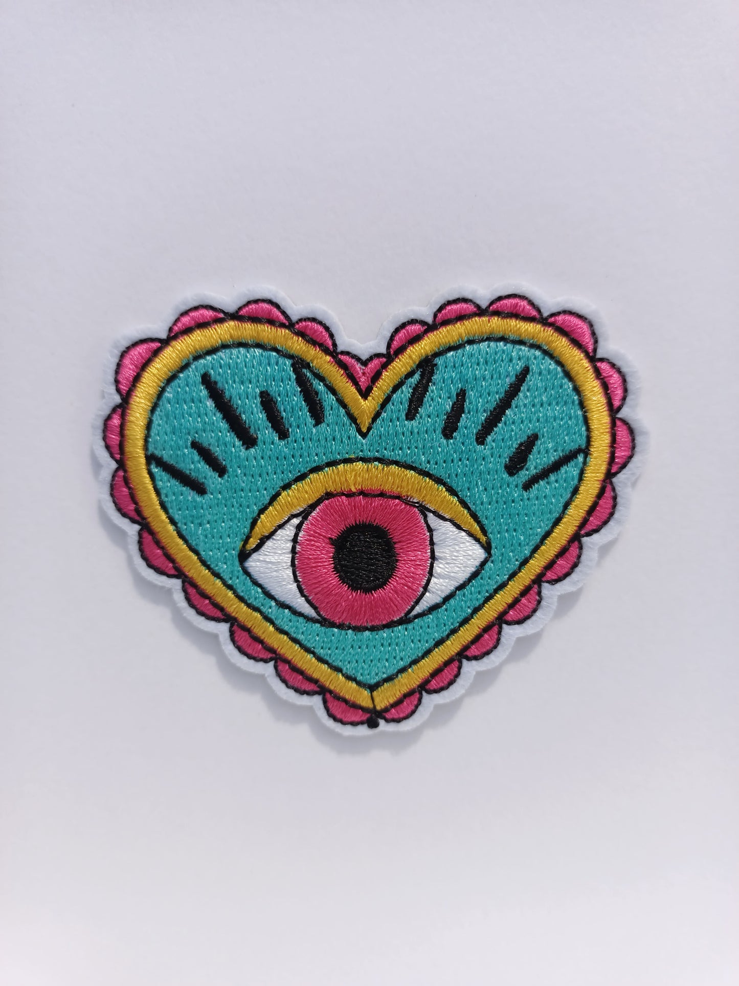  "Corazón Tattoo Tradicional" Pasión y Estilo Old School