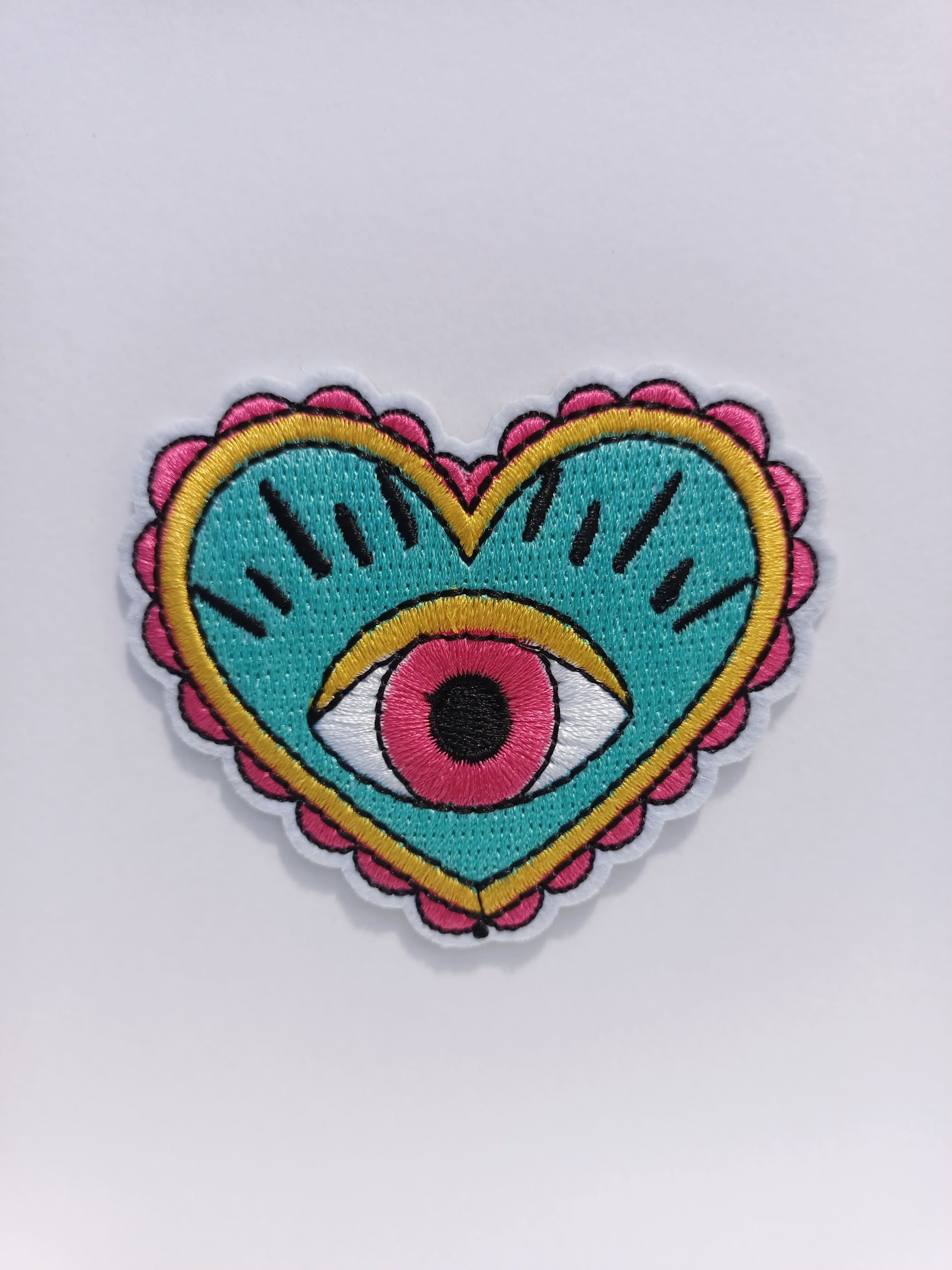  "Corazón Tattoo Tradicional" Pasión y Estilo Old School