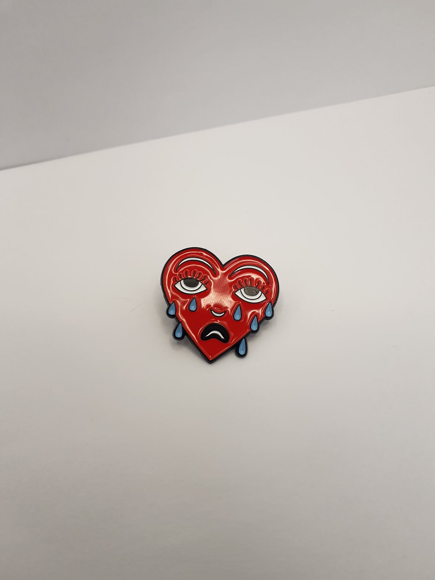 Pin "Corazón tattoo Llorando" – Dolor con estilo
