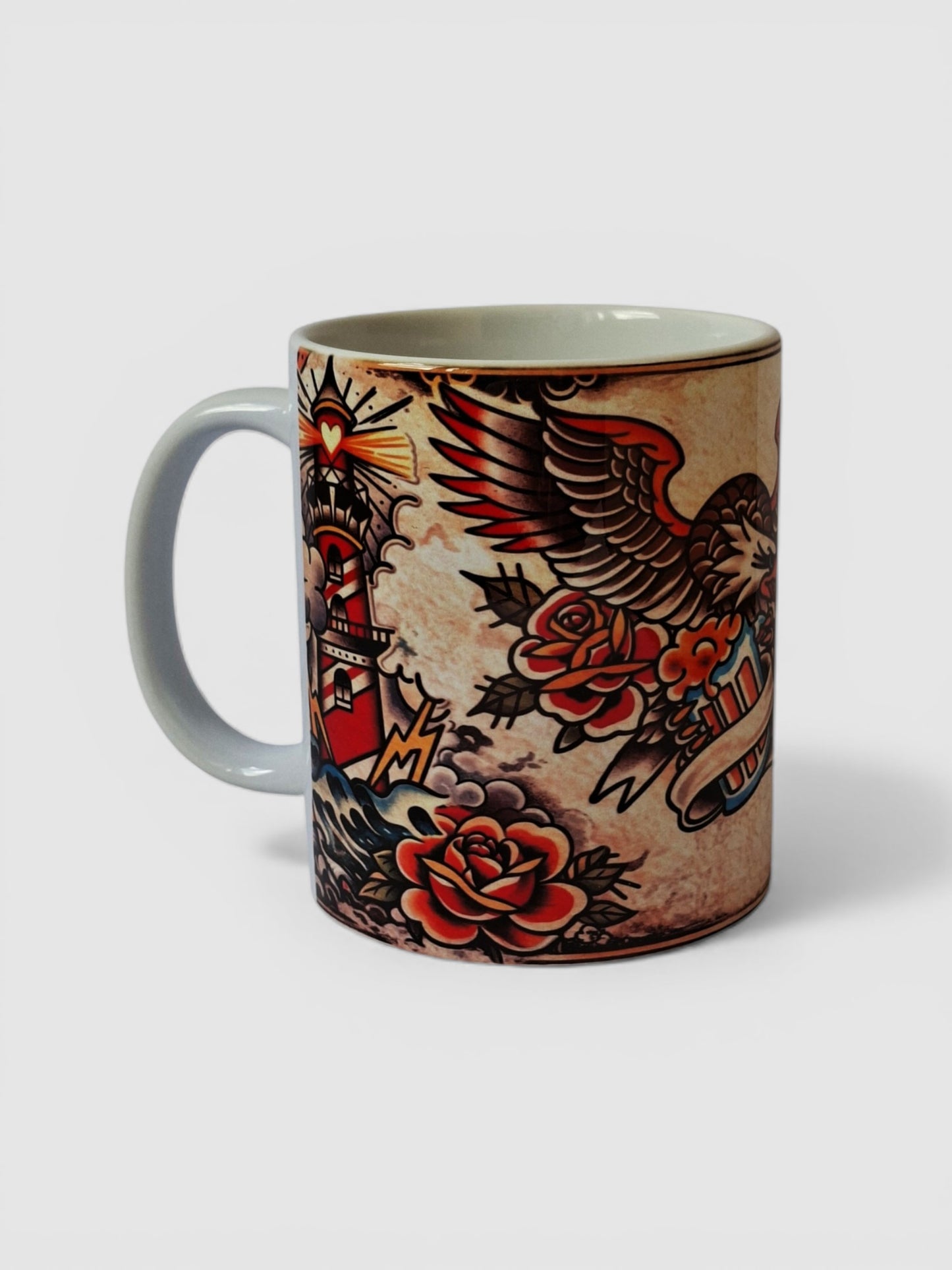 taza cerámica estética old school  faro, tattoo nomada sublime.