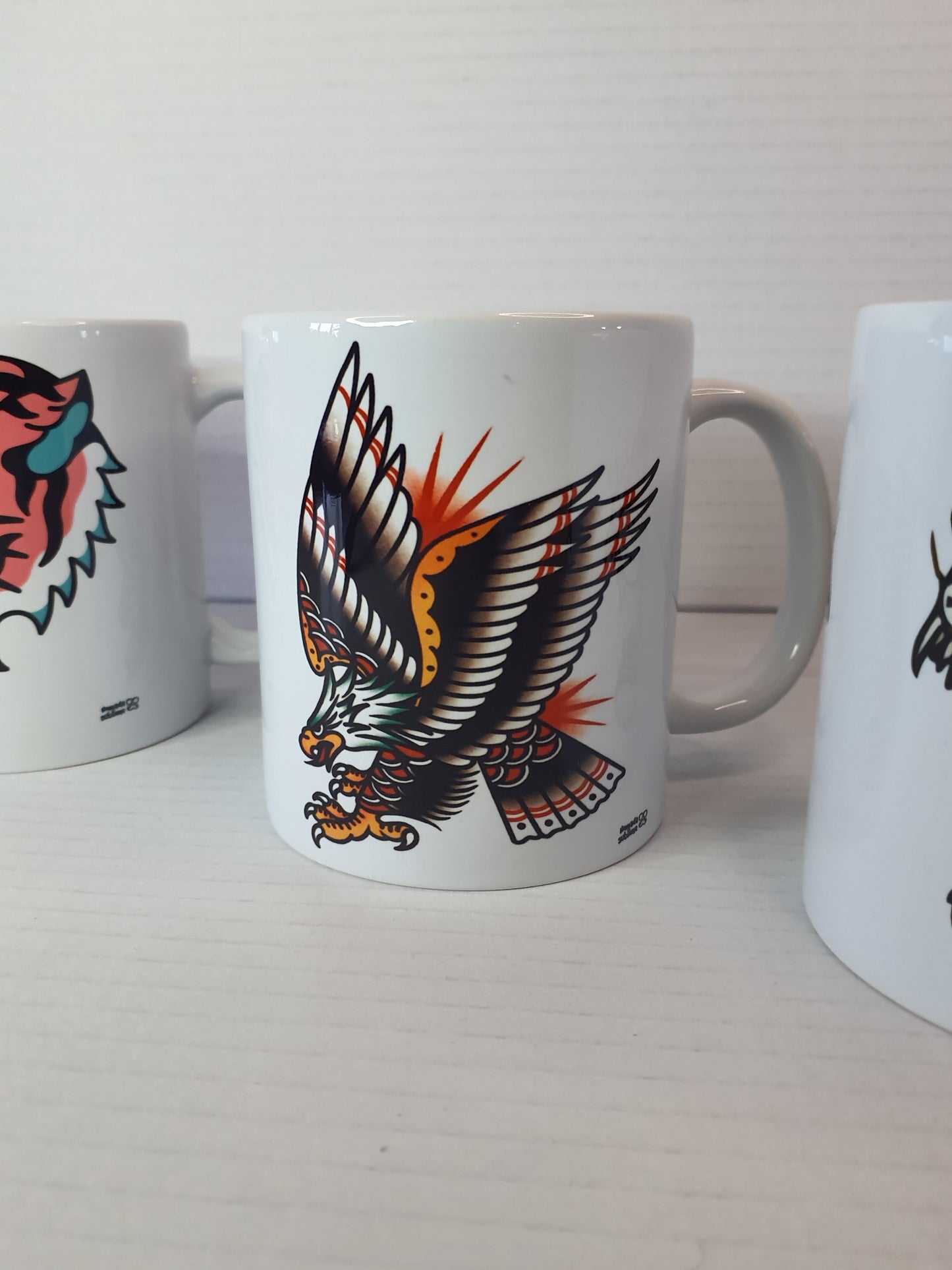 Taza con diseño de Águila tradicional Old School. Diseño tattoo vintage.