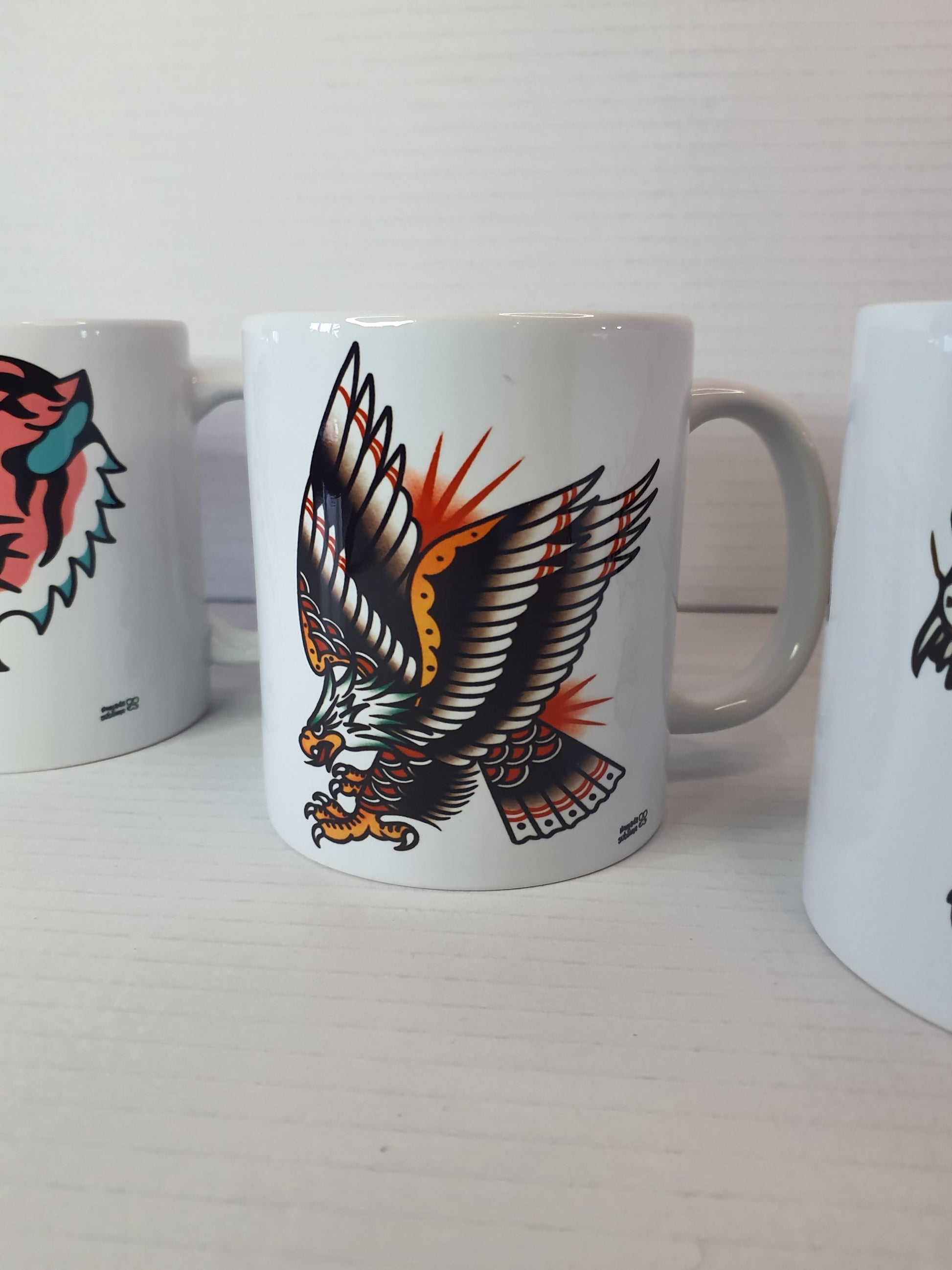 Taza con diseño de Águila tradicional Old School. Diseño tattoo vintage.