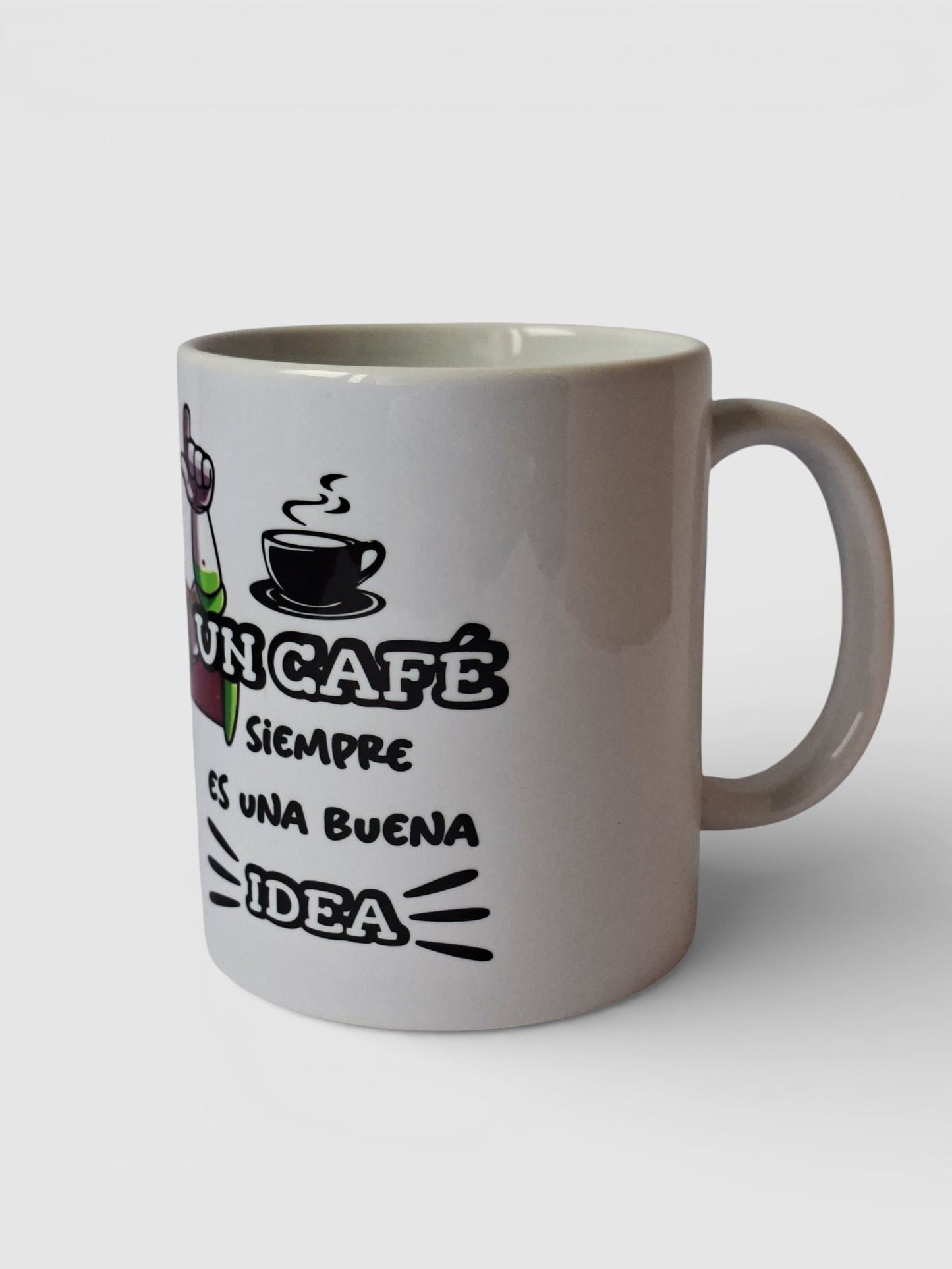 Taza Ricky personalizada con frase Un café siempre es una buena idea - diseño animado.
