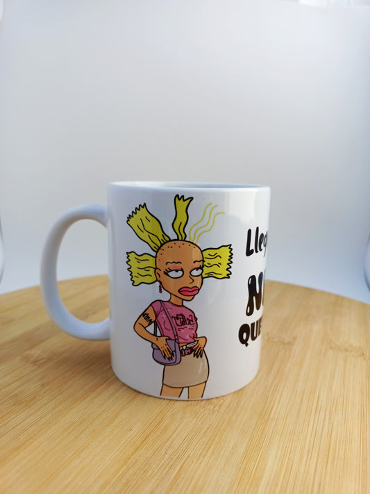Taza con ilustración de Cynthia muñeca de Angelica con la frase "Llegue tarde porque no quería venir"
Estilo cartoon, inspirada en caricaturas clásicas de los años 90.