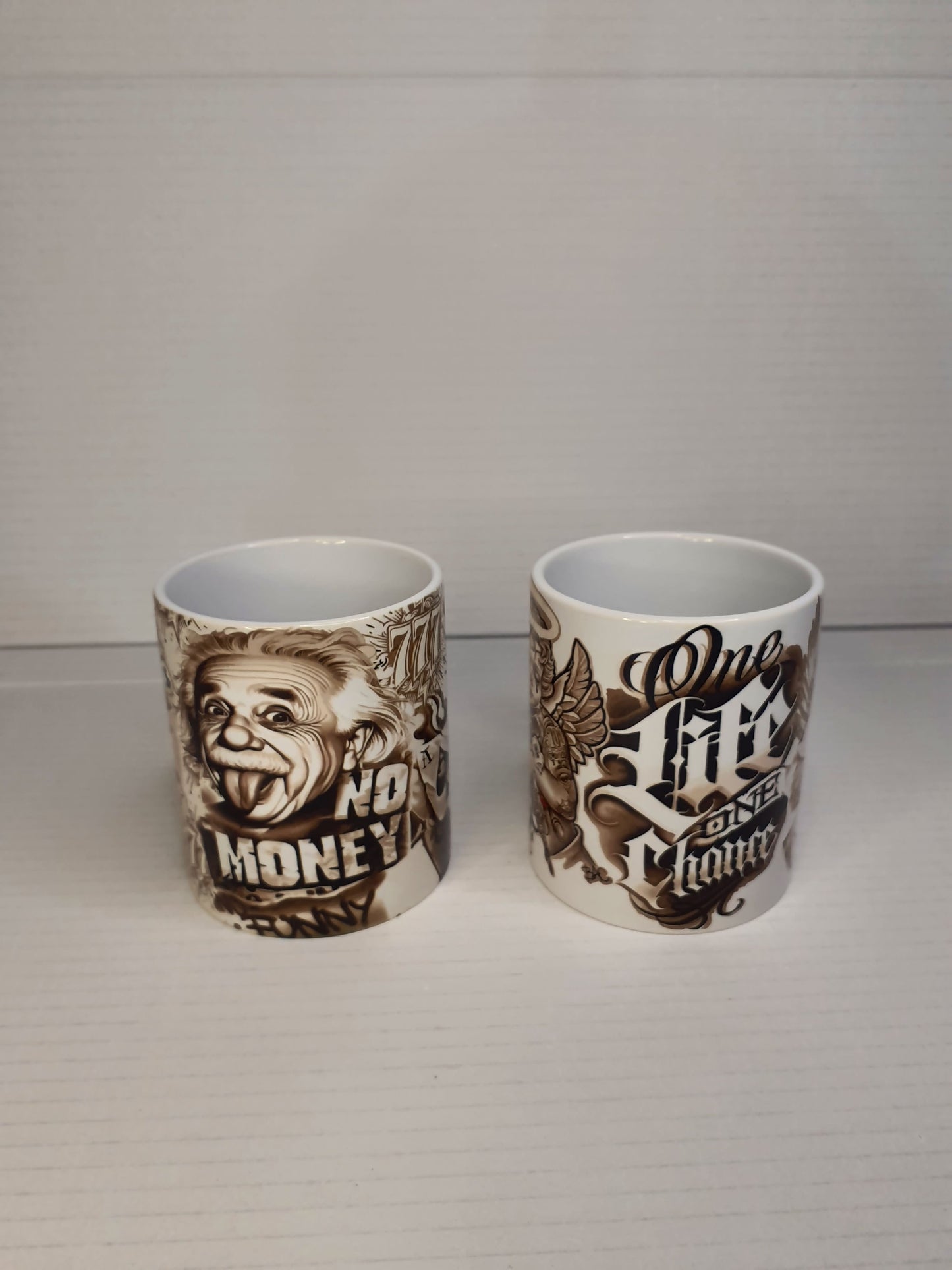 Pack personalizado – Cojín Chicano + 2 Tazas Tattoo Blanco & Negro